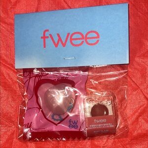 NWT fwee LIP&CHEEK GLOWY JELLY POT mini + Keychain SET - JS01 ROSY GLAZE